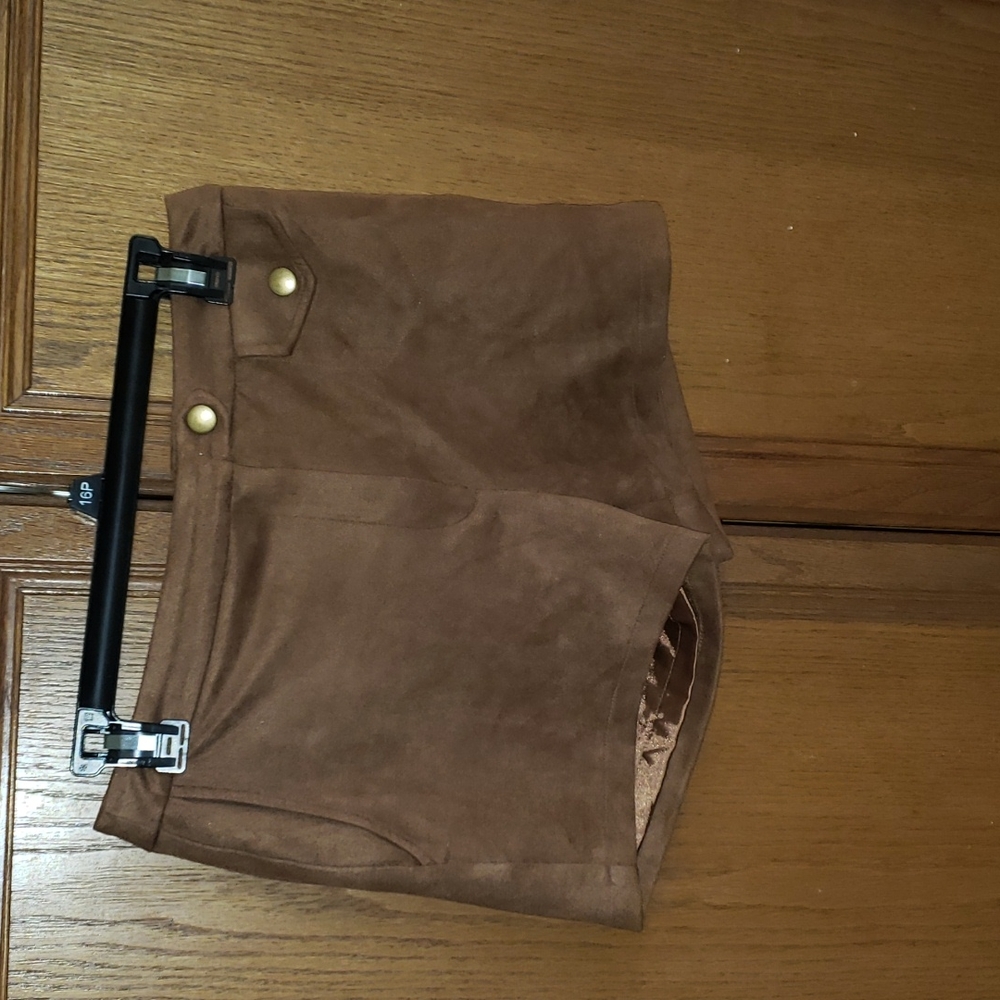 NWT Bow & Arrow s faux suede shorts side pockets nonfunctioning button pockets